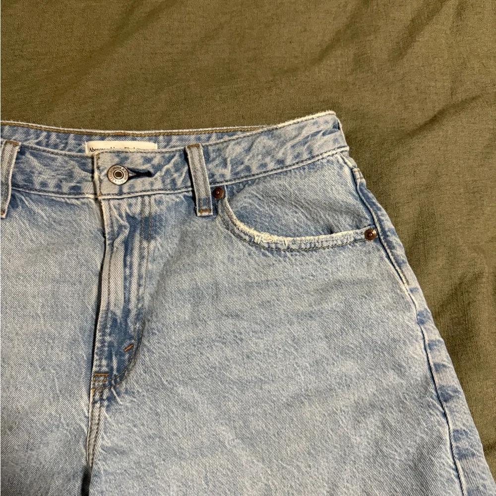 Abercrombie & Fitch Light Blue Distressed High-Rise Jean Shorts - Picture 2 of 8